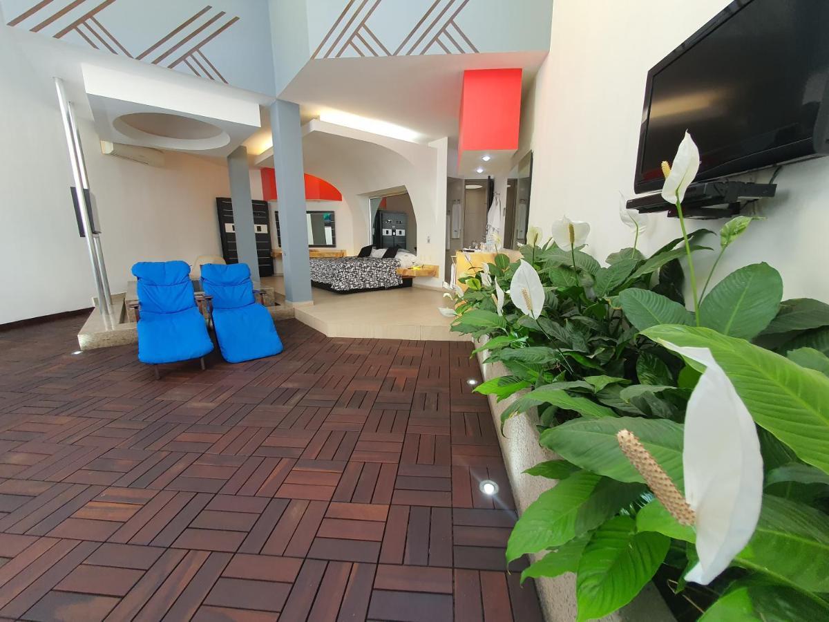 Hotel Alcampo Miranda エクステリア 写真