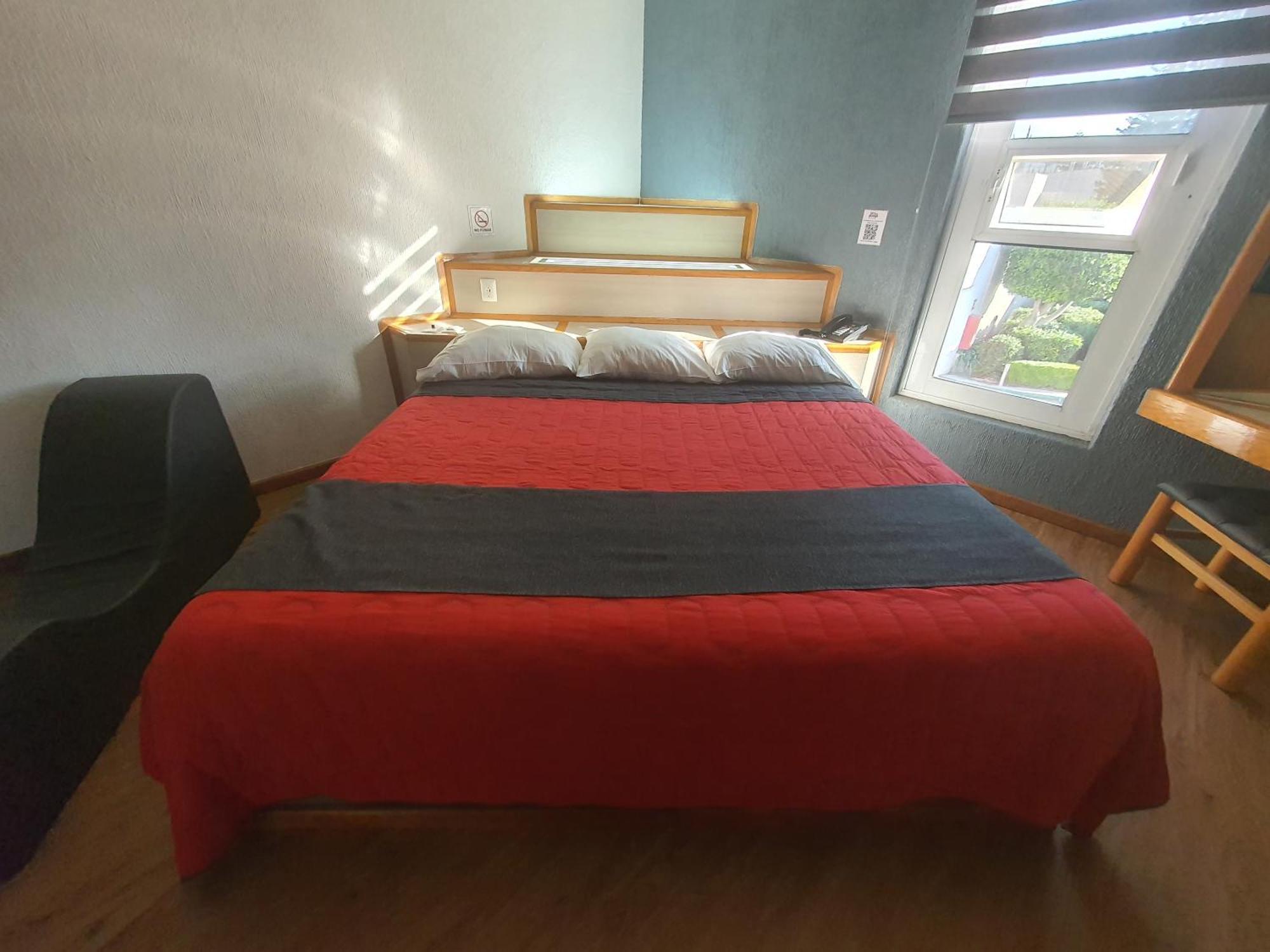 Hotel Alcampo Miranda エクステリア 写真