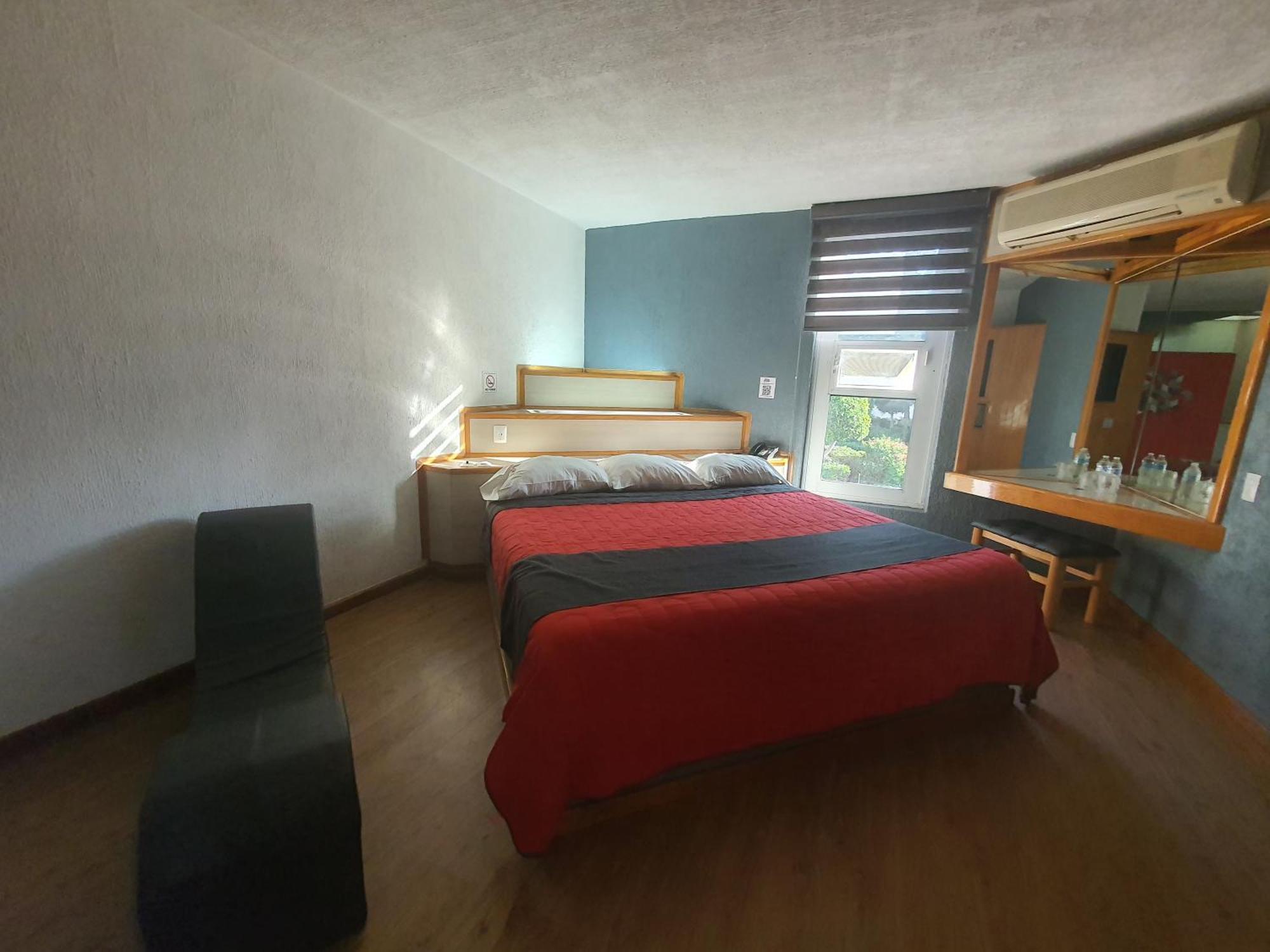 Hotel Alcampo Miranda エクステリア 写真